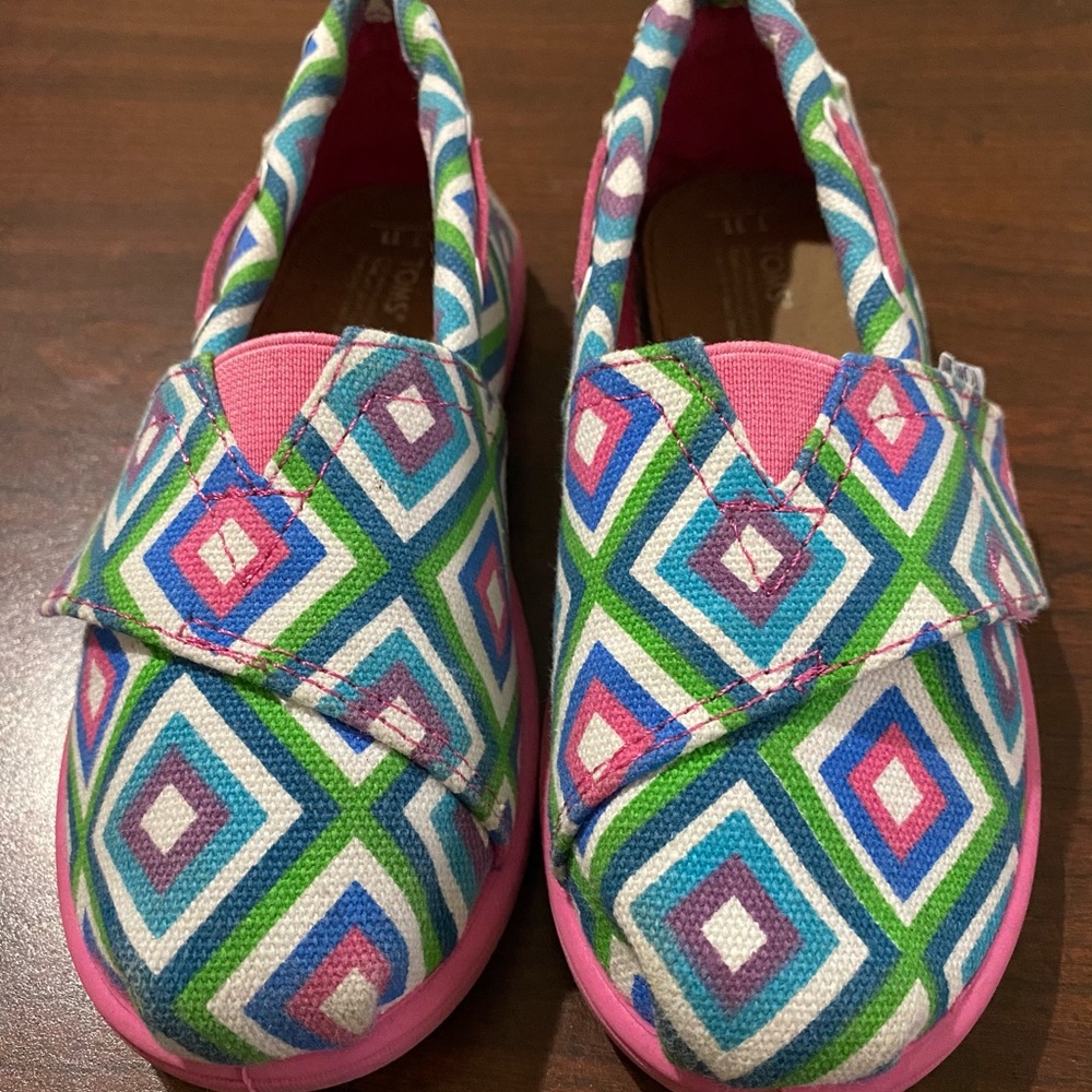 TOMS size T11 toddler girl multicolor